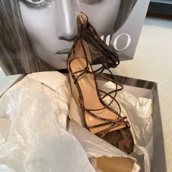 Never worn JLO espadrilles with tie up and zipper back. - Picture 7 of 7